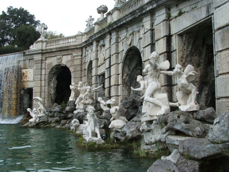 800px-Caserta-reggia-15-4-05_143